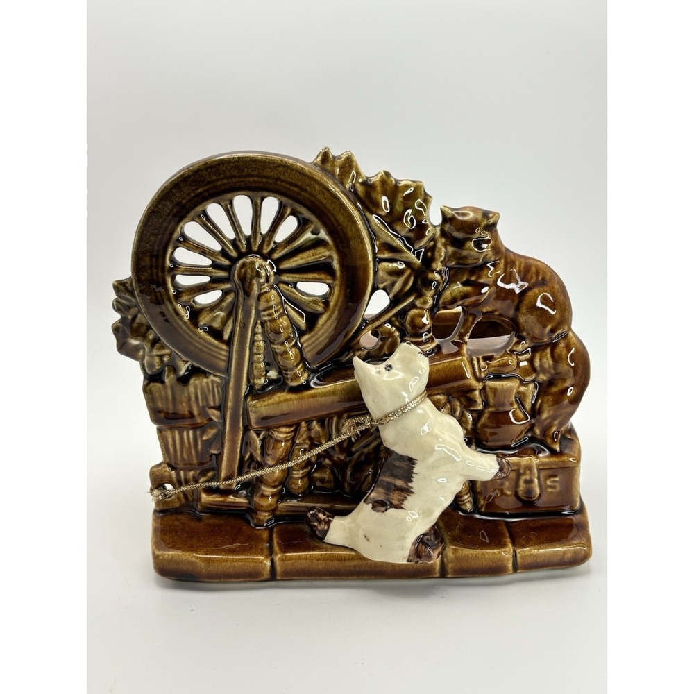 McCoy Pottery 1950s Brown Spinning Wheel Planter Dog And Cat‎ 7x7"